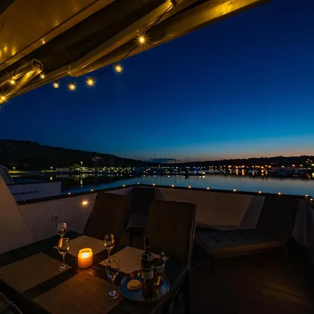 Apartament Floating House - Aria