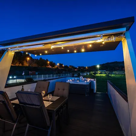 Apartment Floating House - Aria Pula