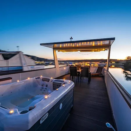 Apartament Floating House - Aria