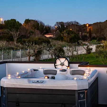 Apartment Floating House - Aria Pula