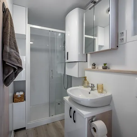 Apartment Floating House - Aria Pula