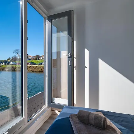 Апартаменты Floating House - Aria *