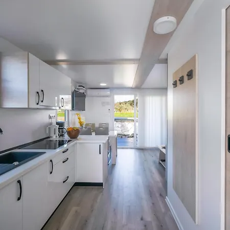 Apartment Floating House - Aria