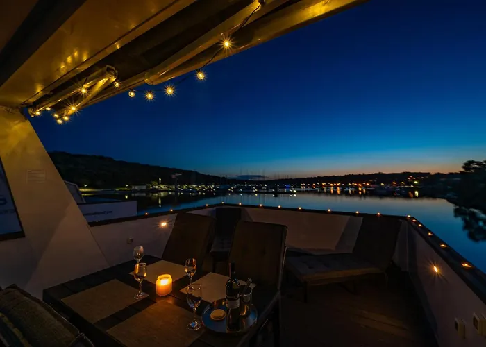 Apartman Floating House - Aria