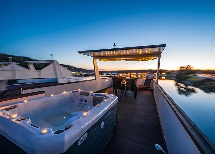 Apartman Floating House - Aria