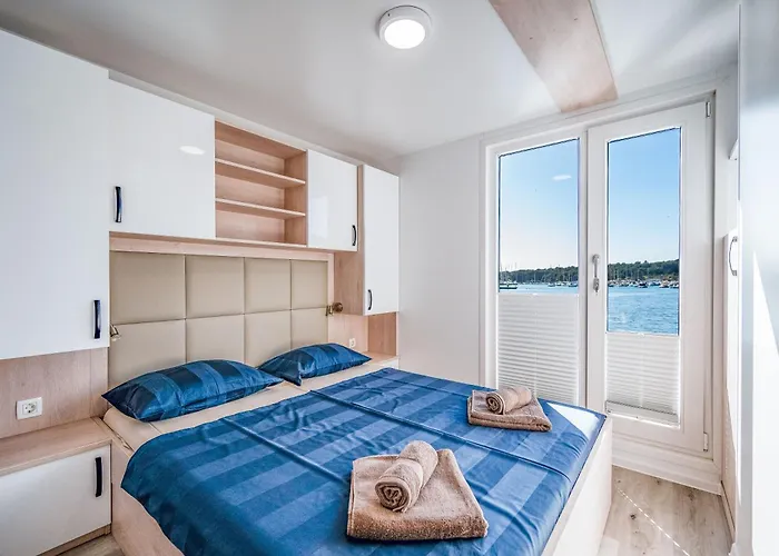 Apartman Floating House - Aria